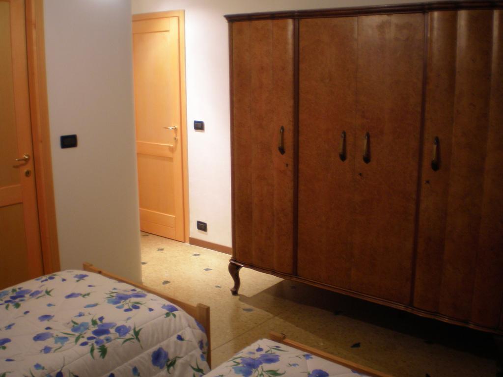 Bed And Breakfast Arcobaleno Μπολόνια Δωμάτιο φωτογραφία